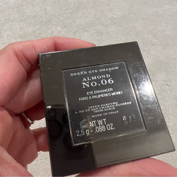 BURBERRY Bundle - 2 Eyeshadow and One Blush, gently used - Picture 4 of 9